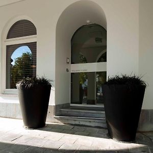 Square Hotel